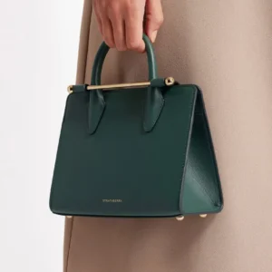 Premium Croc-Embossed Handbag with Elegant Finish